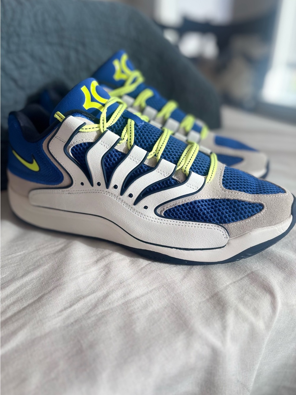 Nike KD 18 Smart City Basketball Shoes Hyper Royal Neon Yellow Men’s 11.5